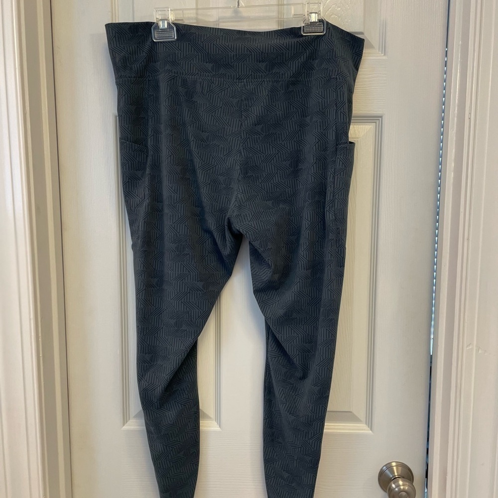 REI COOP Hiking leggings green/blue color. Size 2XL